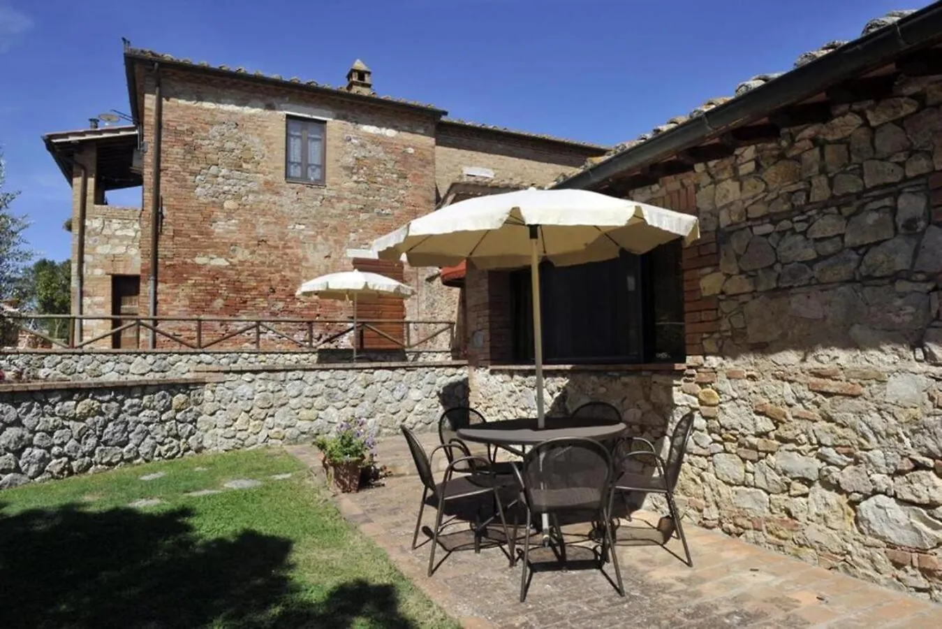 Agriturismo Podere Il Moro Brucciano 0*,  Italy
